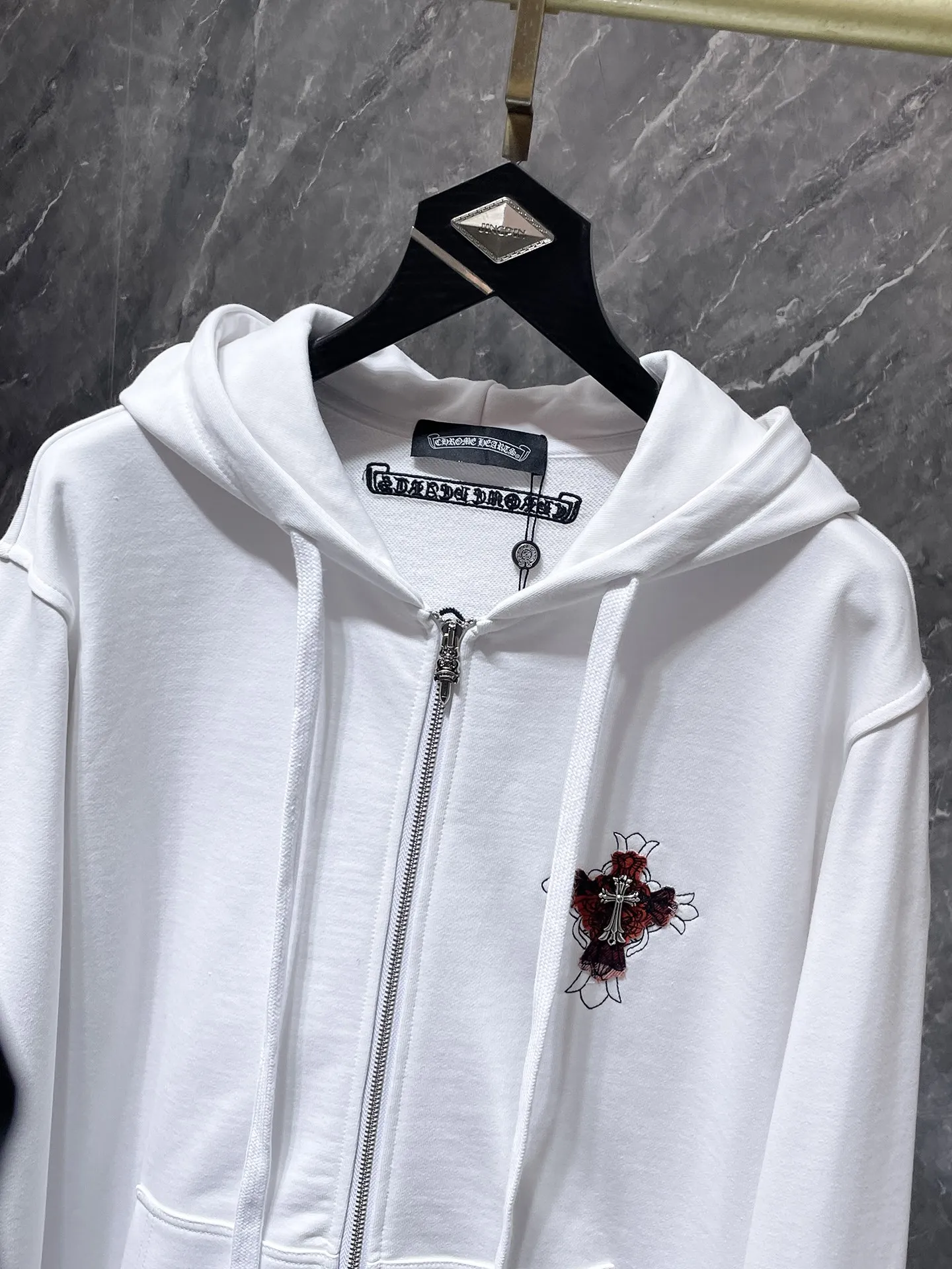 P270 Chrome Hearts Autumn and Winter 2025 Counter Synchronization Chrome Cross Heavy Industry Handmade Patch Embroidered Willow Hooded Sweatshirt Improved Customized Version 1:1 High Weight High Quality Fabric Recommended Color: White Black Size: S, M, L, XL